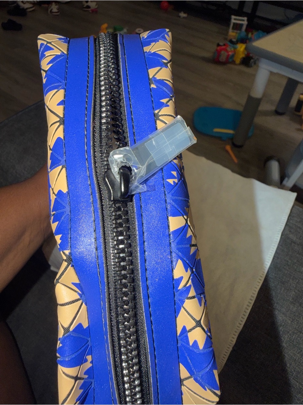 Shoulder Bags - Picture 7 of 15